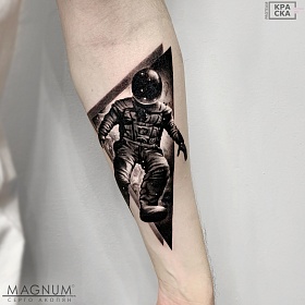 Серго Акопян, реализм тату, realism tattoo, цветной реализм, цветная татуировка, тату портрет, реалистичная тату, тату на руке, тату глаз, тату абстракция, тату космос